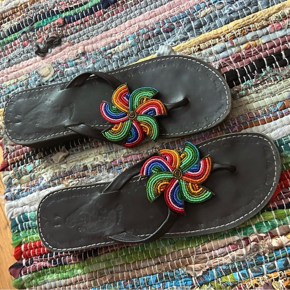 Vibrant Beaded Women's Sandals 9 - Picture 14 of 16